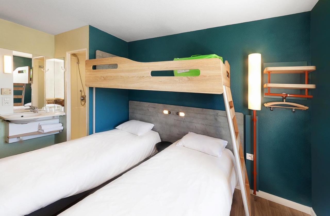 Triple Room 3 Single Beds