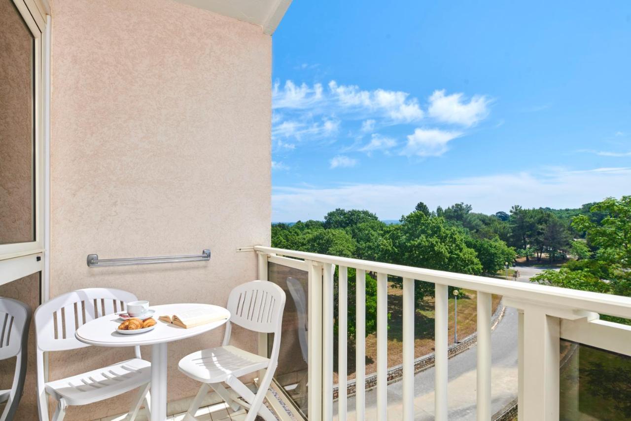 Suite Balcony,398332953:JPEG