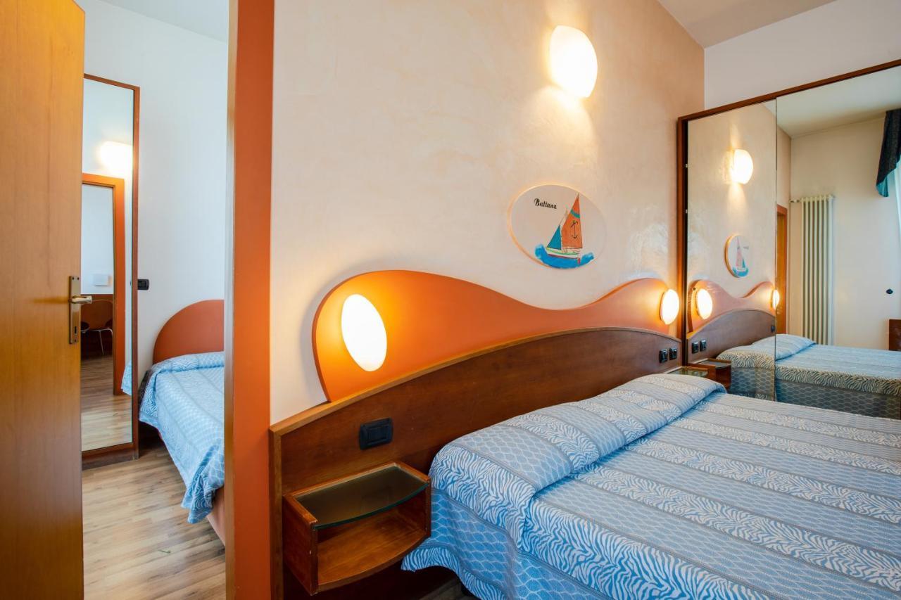 Double or Twin Room,1128541089:JPEG
