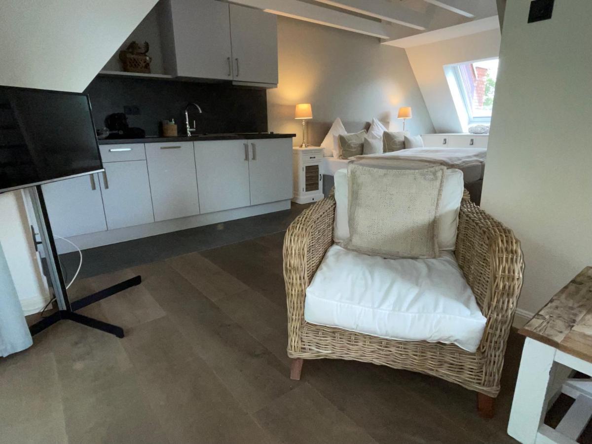 Boardinghouse Appartement im Obergeschoss mit Balkon und Parkblick