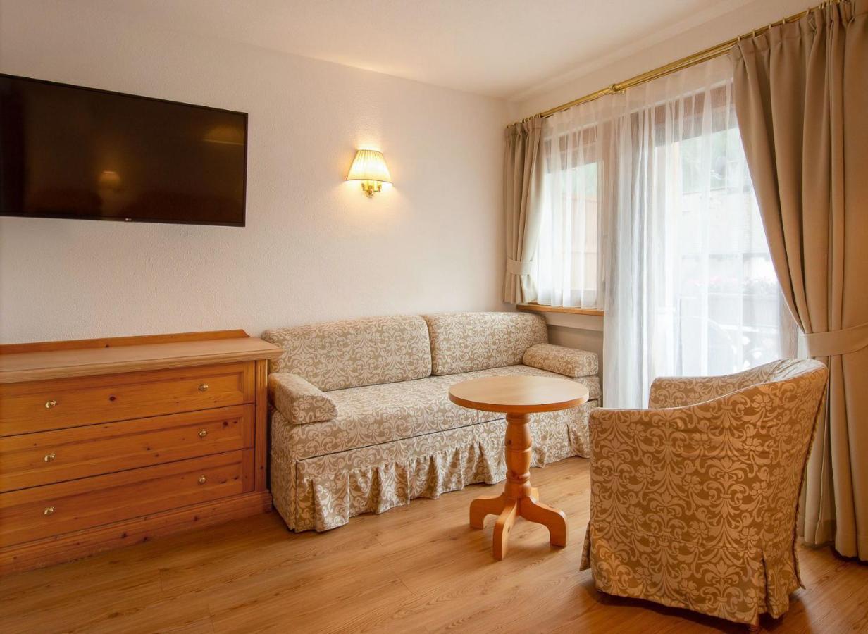 Large Double or Twin Room