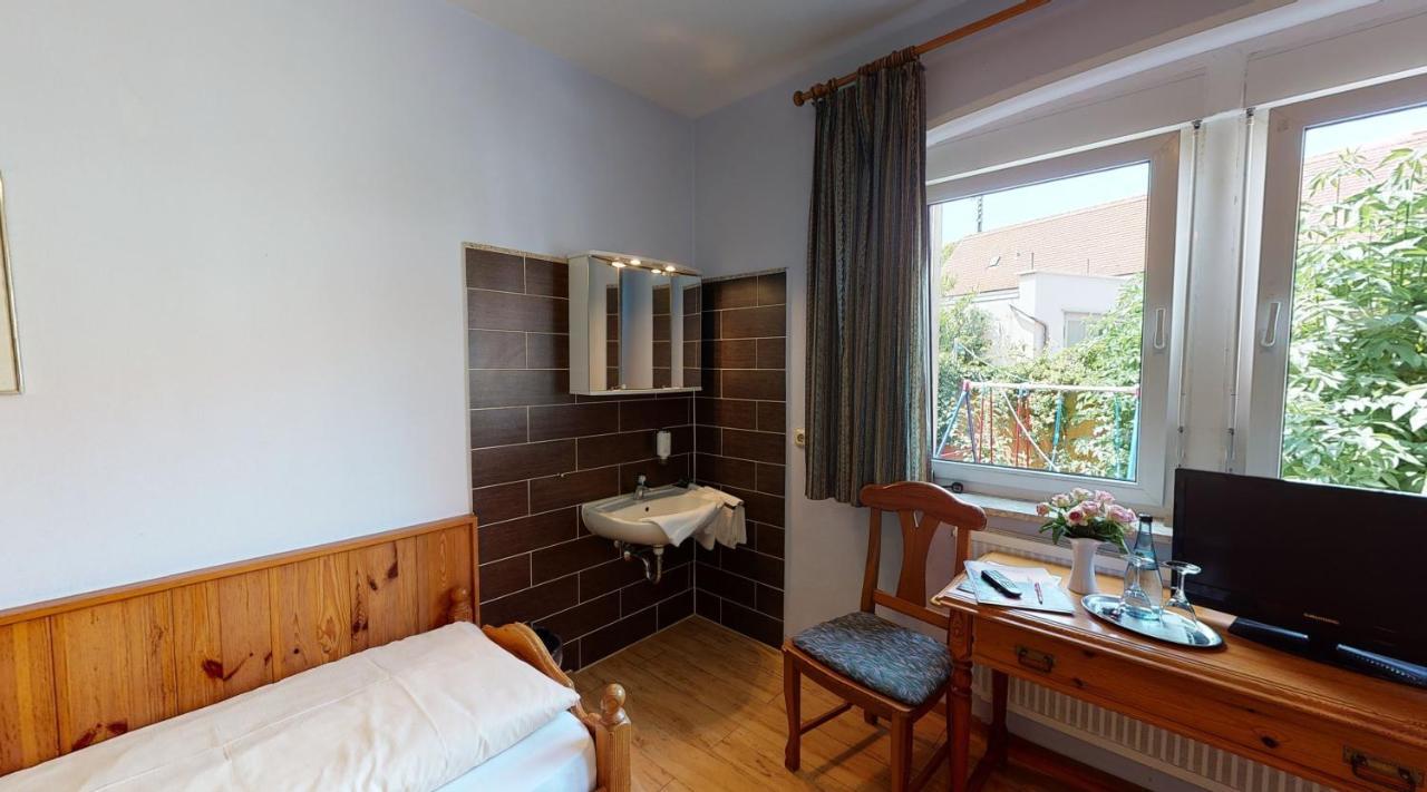 Budget Single Room,1227775001:JPEG