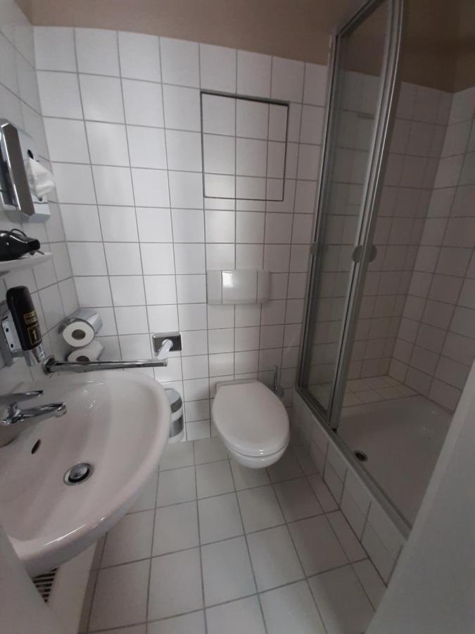 Single Room Private External Bathroom