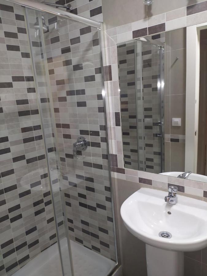 Single Room Private Bathroom