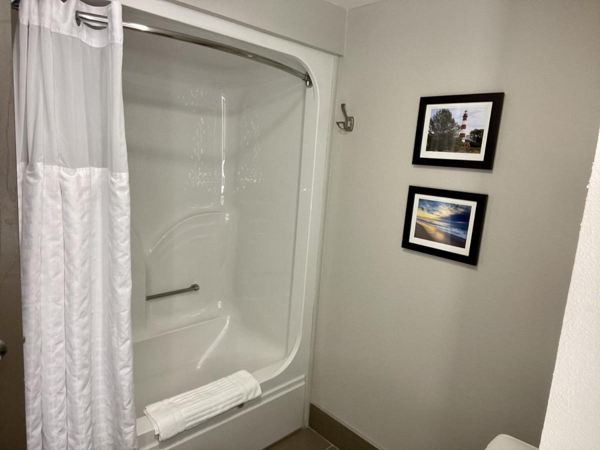 Deluxe View Double Queen Suite