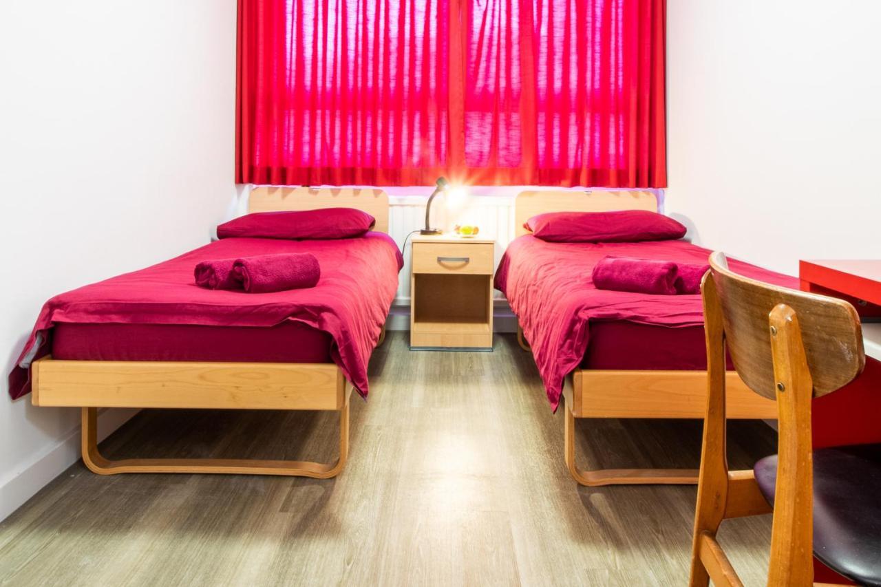 Tweepersoonskamer met Gedeelde Badkamer