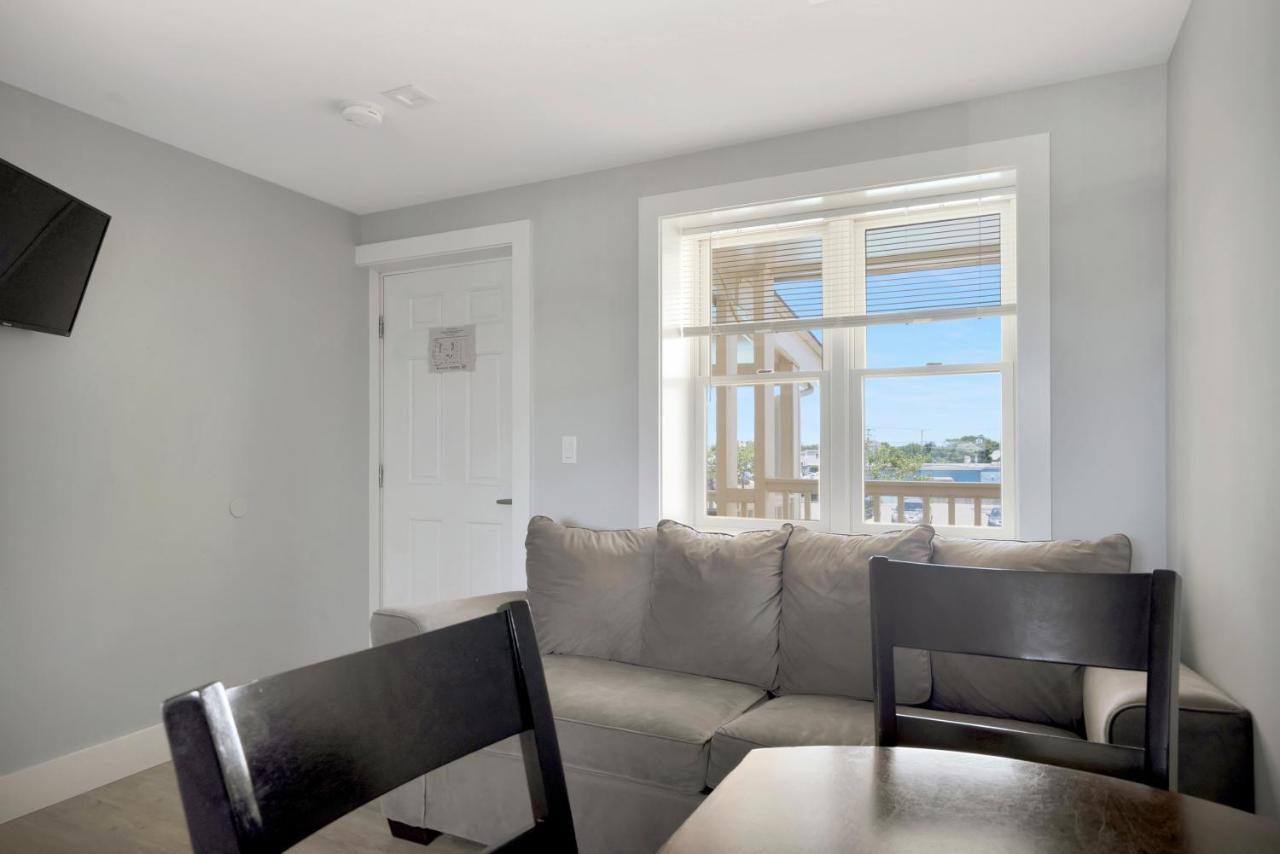 One-Bedroom Suite