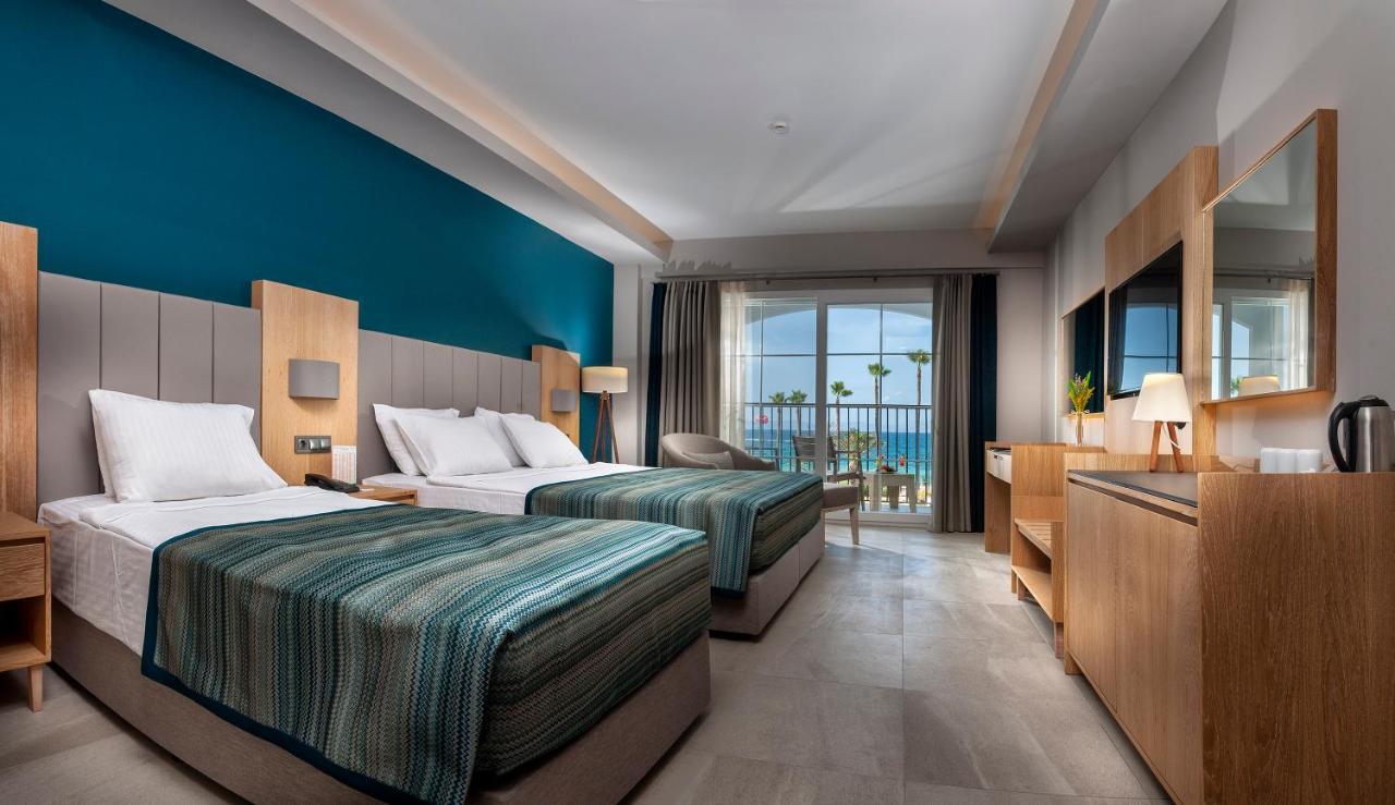 Superior Double or Twin Room Sea View