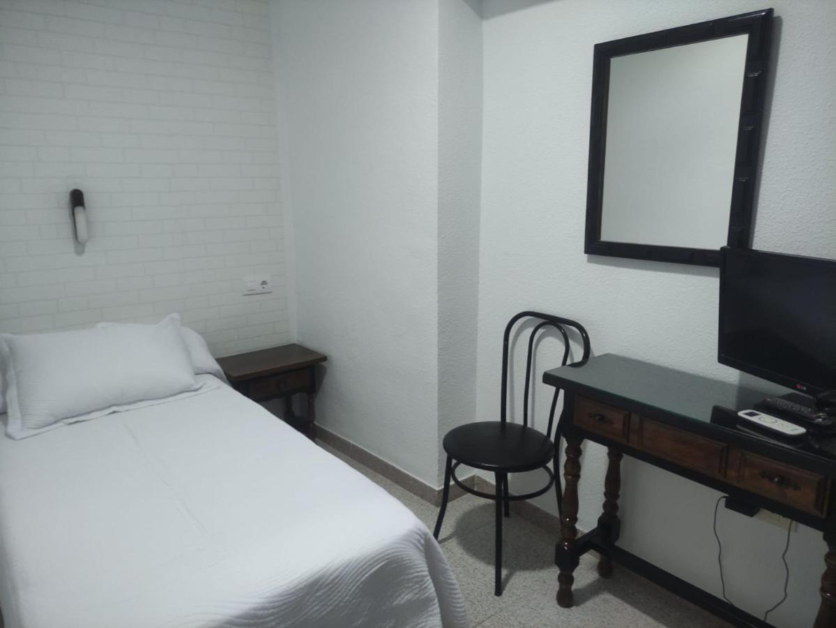Single Room,1553966473:JPEG