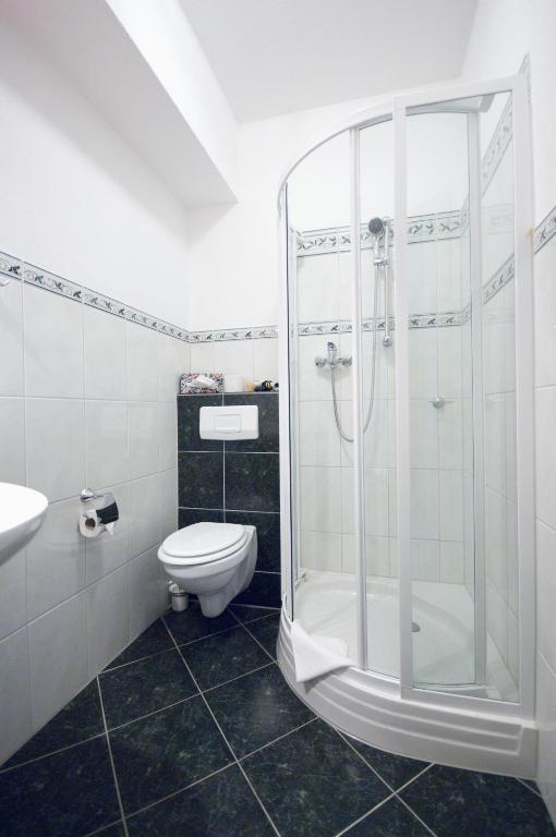Single Room,1682936757:JPEG