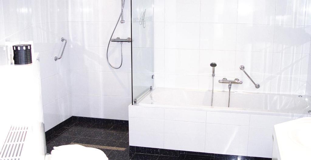 One-Bedroom Suite,11347989:JPEG