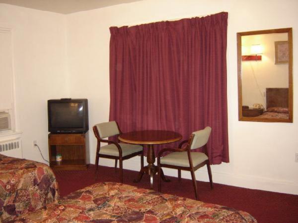 Queen Room Two Queen Beds