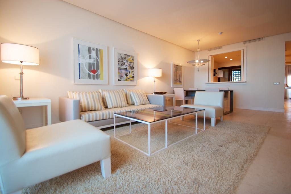 Luxury Two-Bedroom Apartment,113070516:JPEG