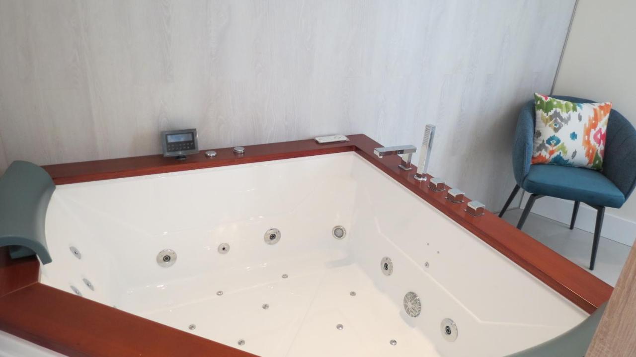 Deluxe Apartment with jacuzzi,1132758303:JPEG