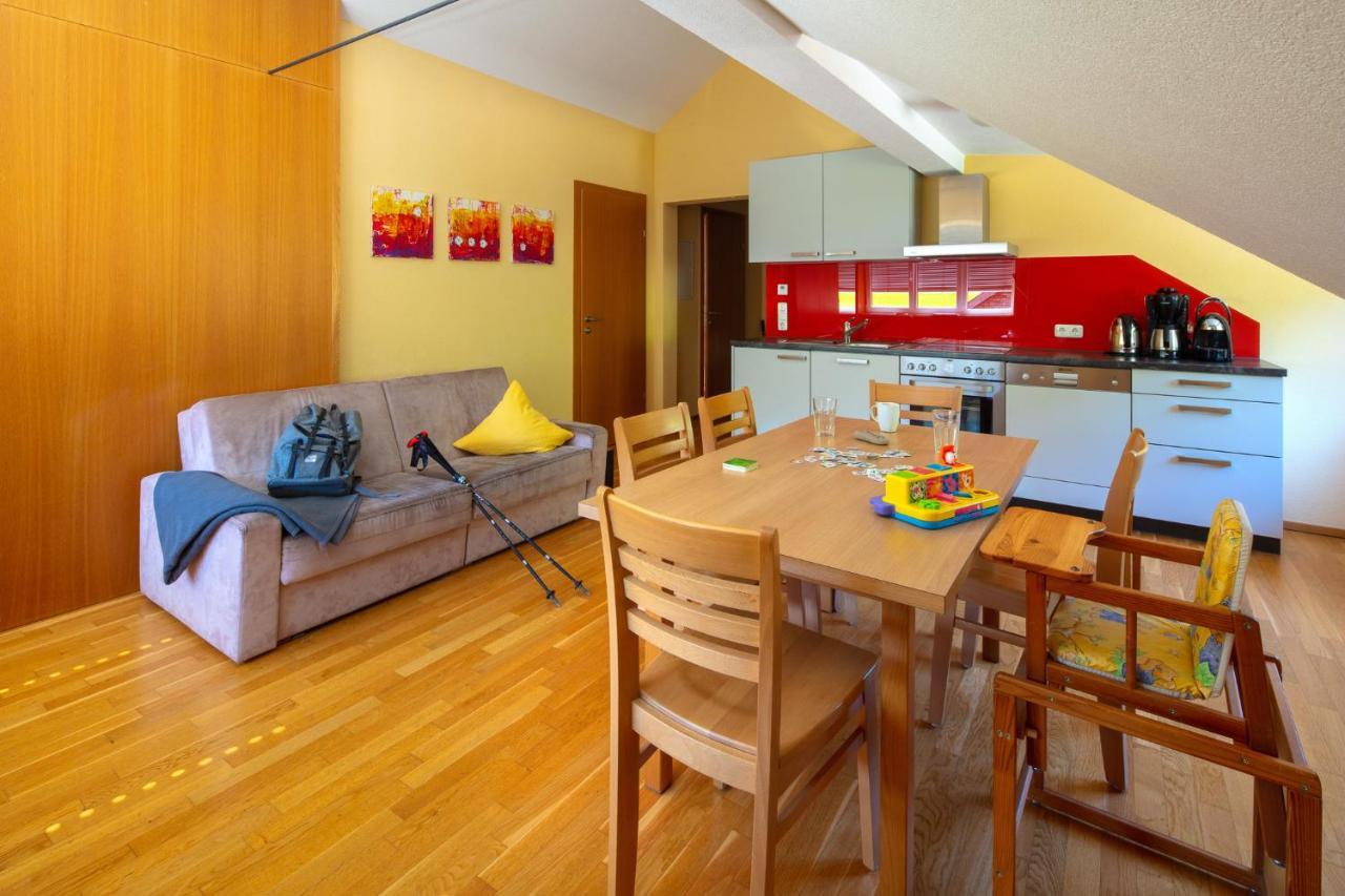 Two-Bedroom Apartment Annex,758352421:JPEG