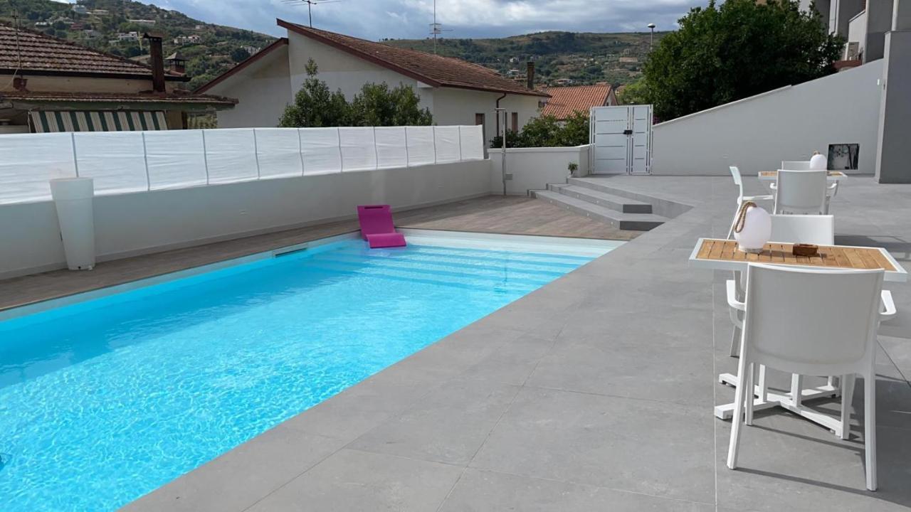 King Room Pool View