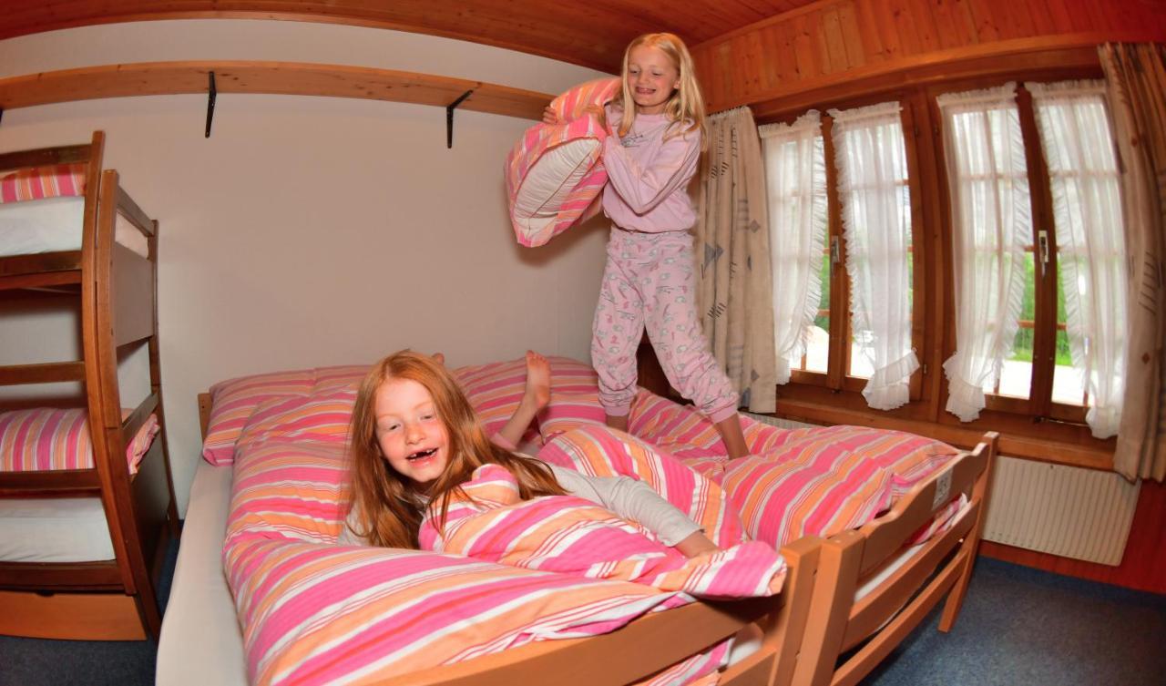 Single Bed Mixed Dormitory Room,1498690603:JPEG
