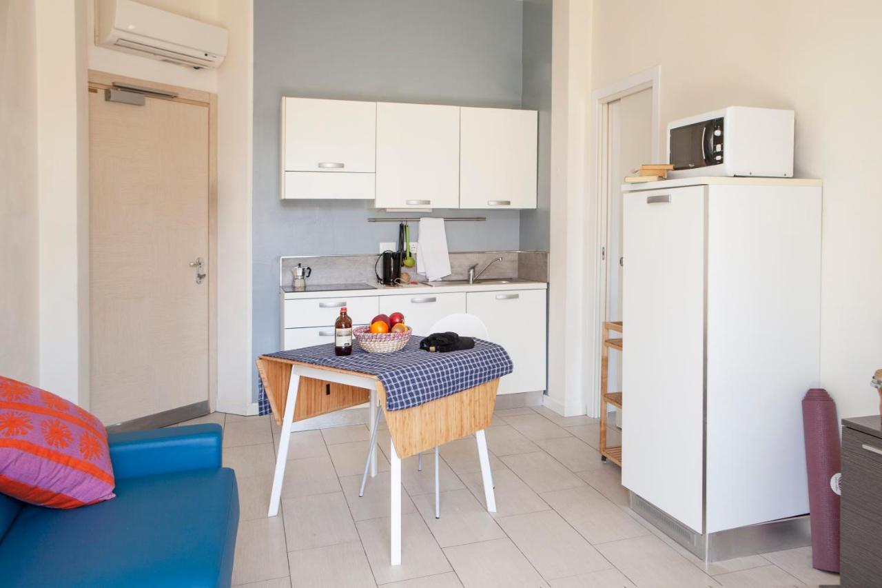 Deluxe One-Bedroom Apartment Balcony