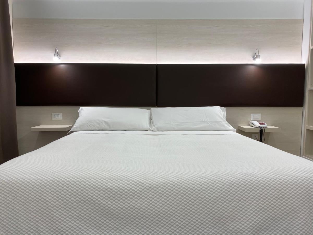 Deluxe Double or Twin Room,1209369211:JPEG