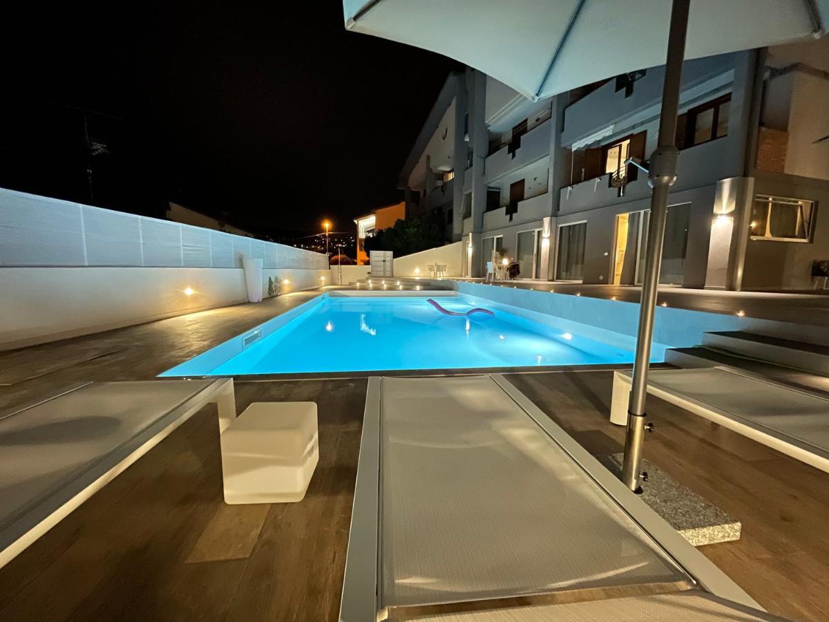 King Room Pool View