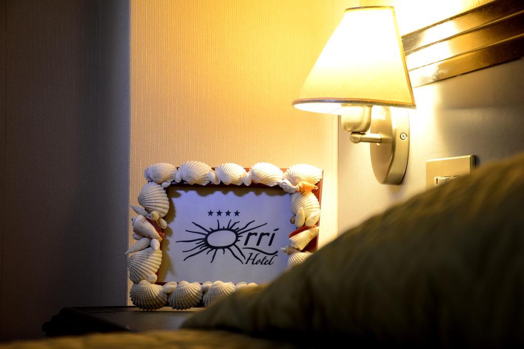 Single Room,742479457:JPEG