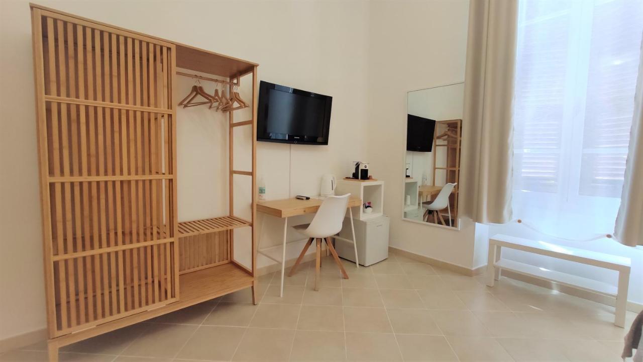Double Room Private Bathroom