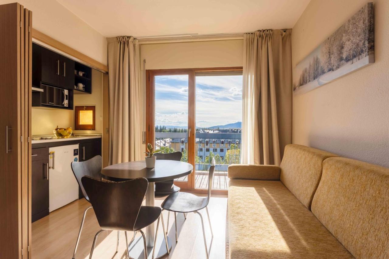 Twin Room Kitchenette