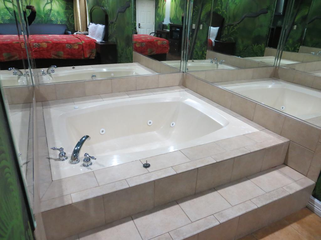 King Room Spa Bath