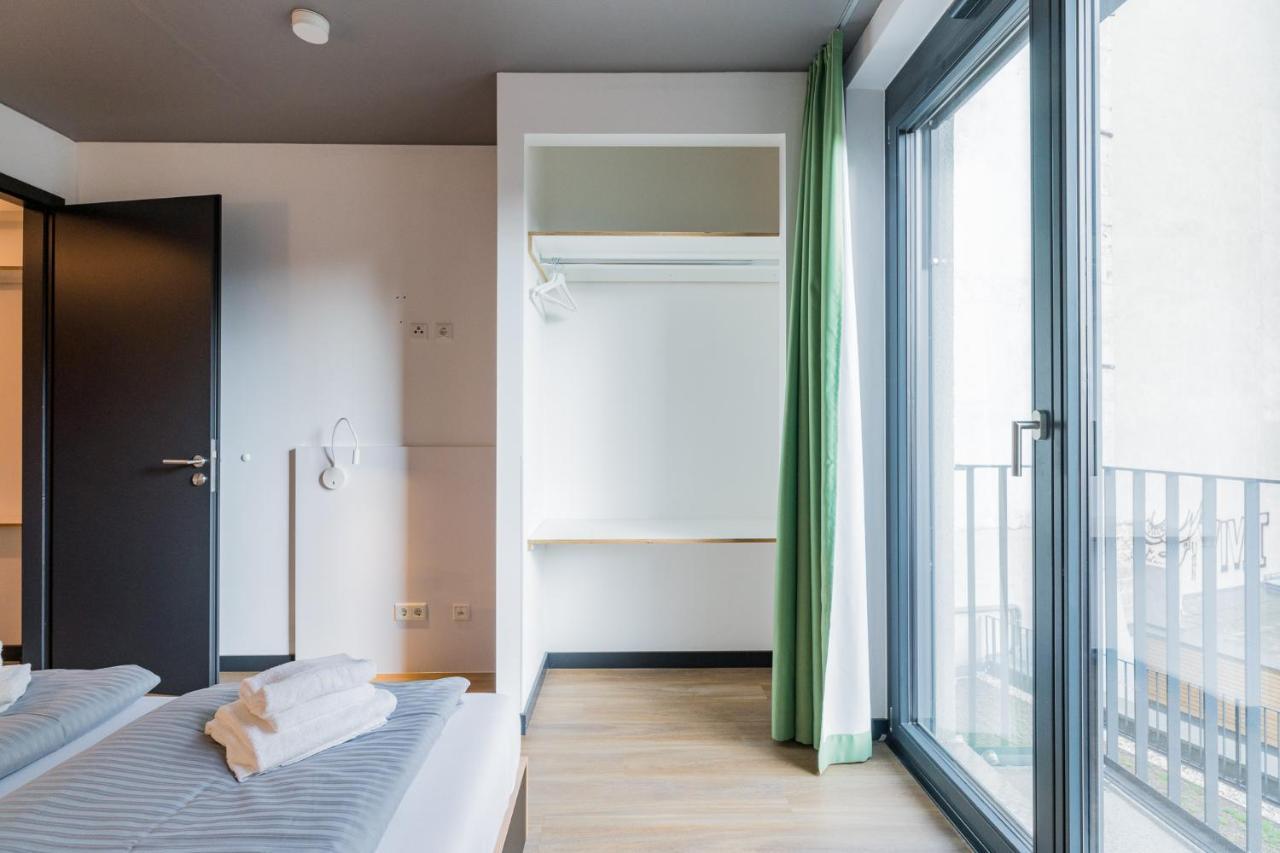 Studio für 3 Personen