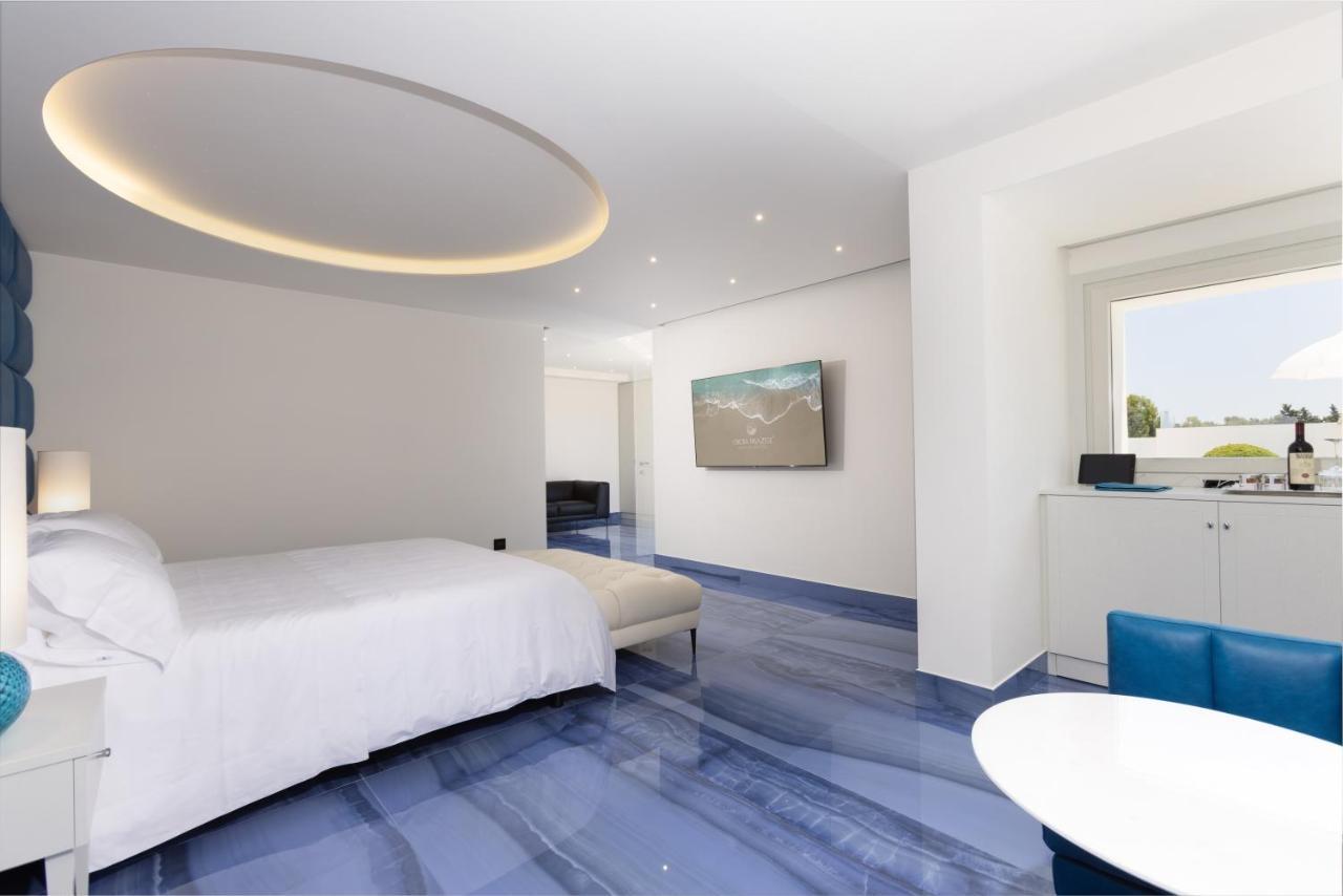 Suite Spa Bath,1137117964:JPEG