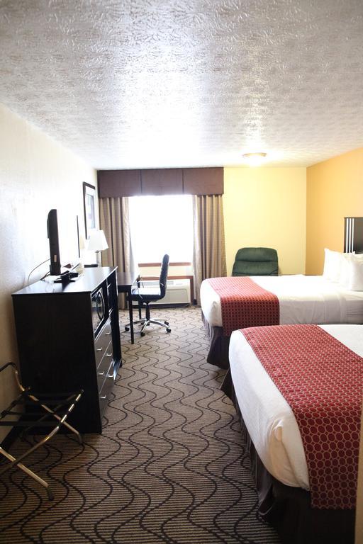 Queen Room with Two Queen Beds - Non-Smoking