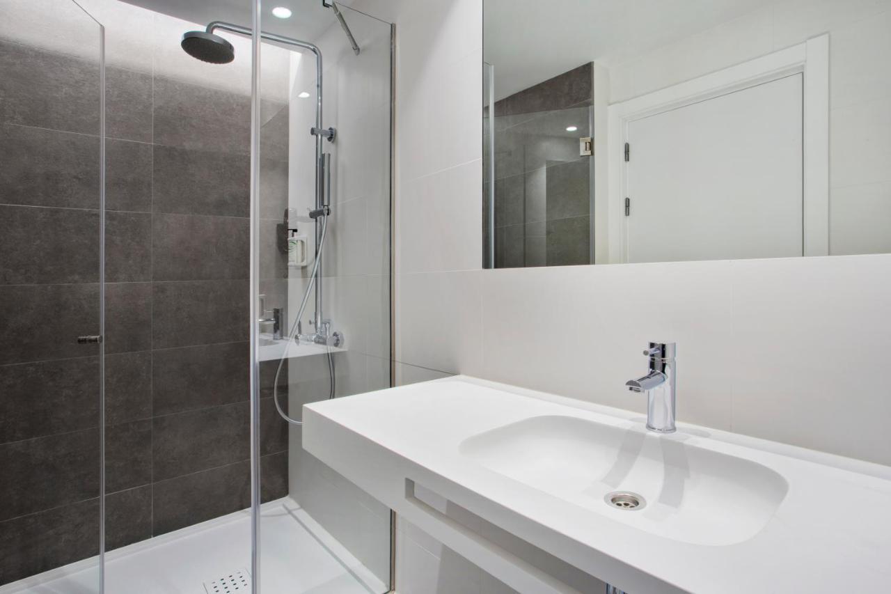 Double Room,1137942400:JPEG
