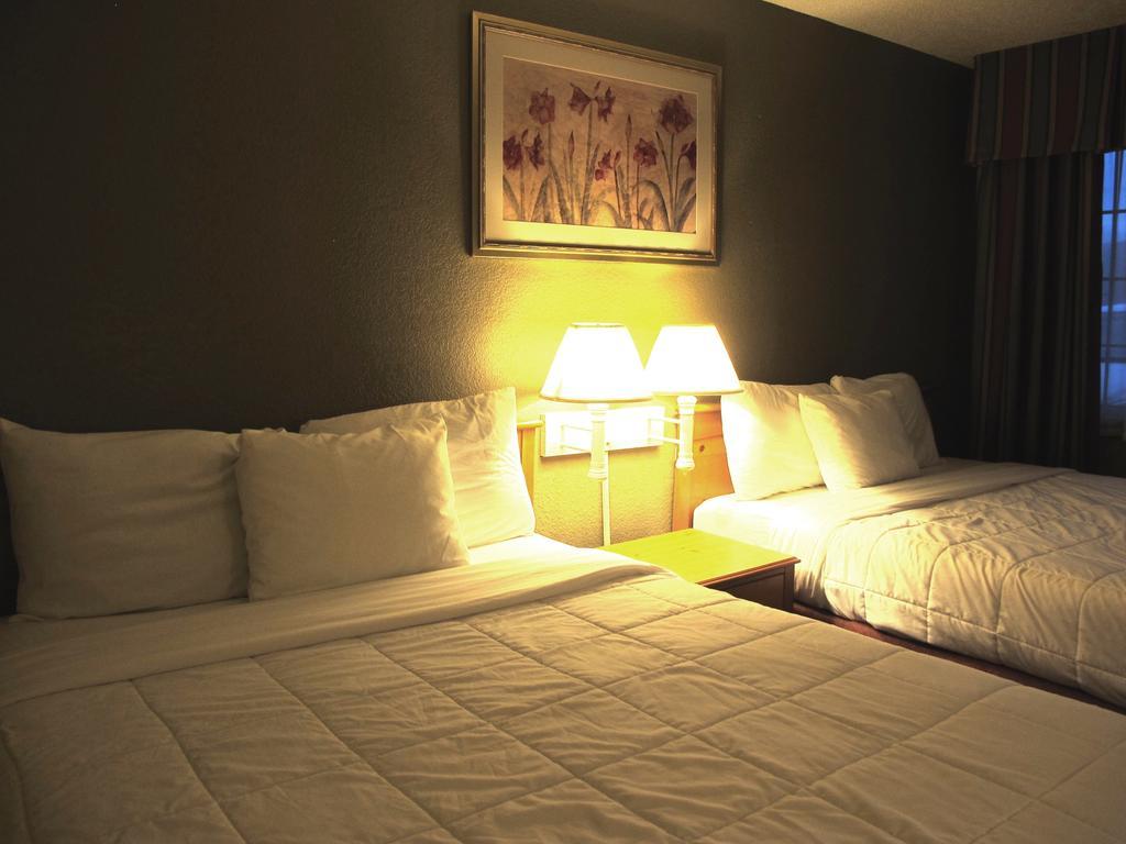 Queen Room Two Queen Beds