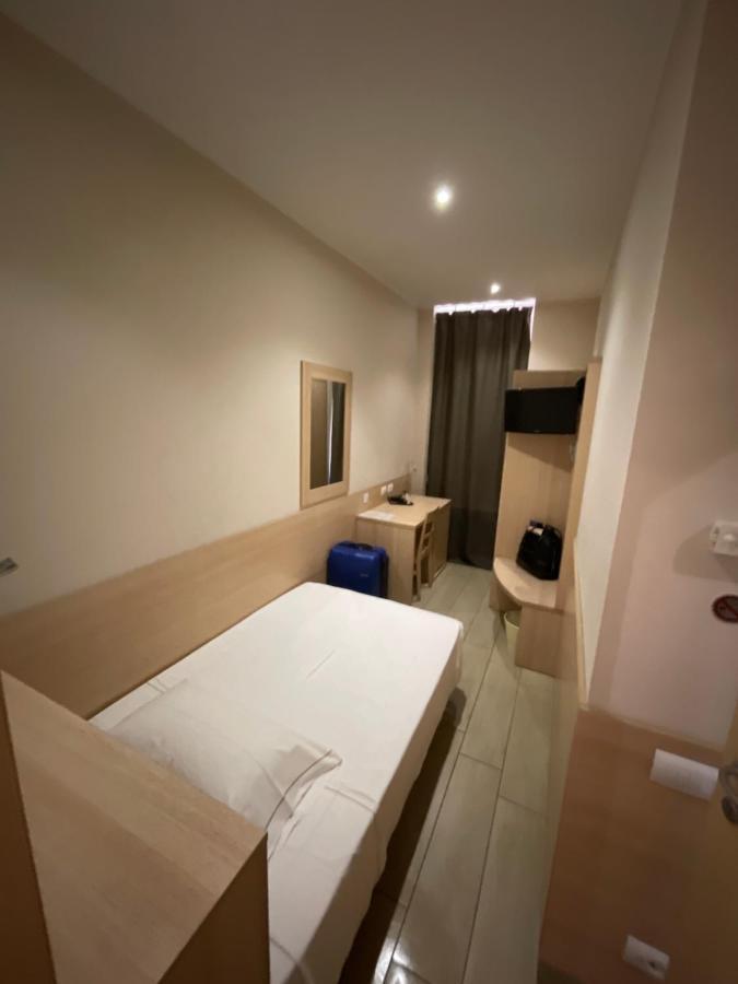Single Room Private Bathroom,1135641413:JPEG