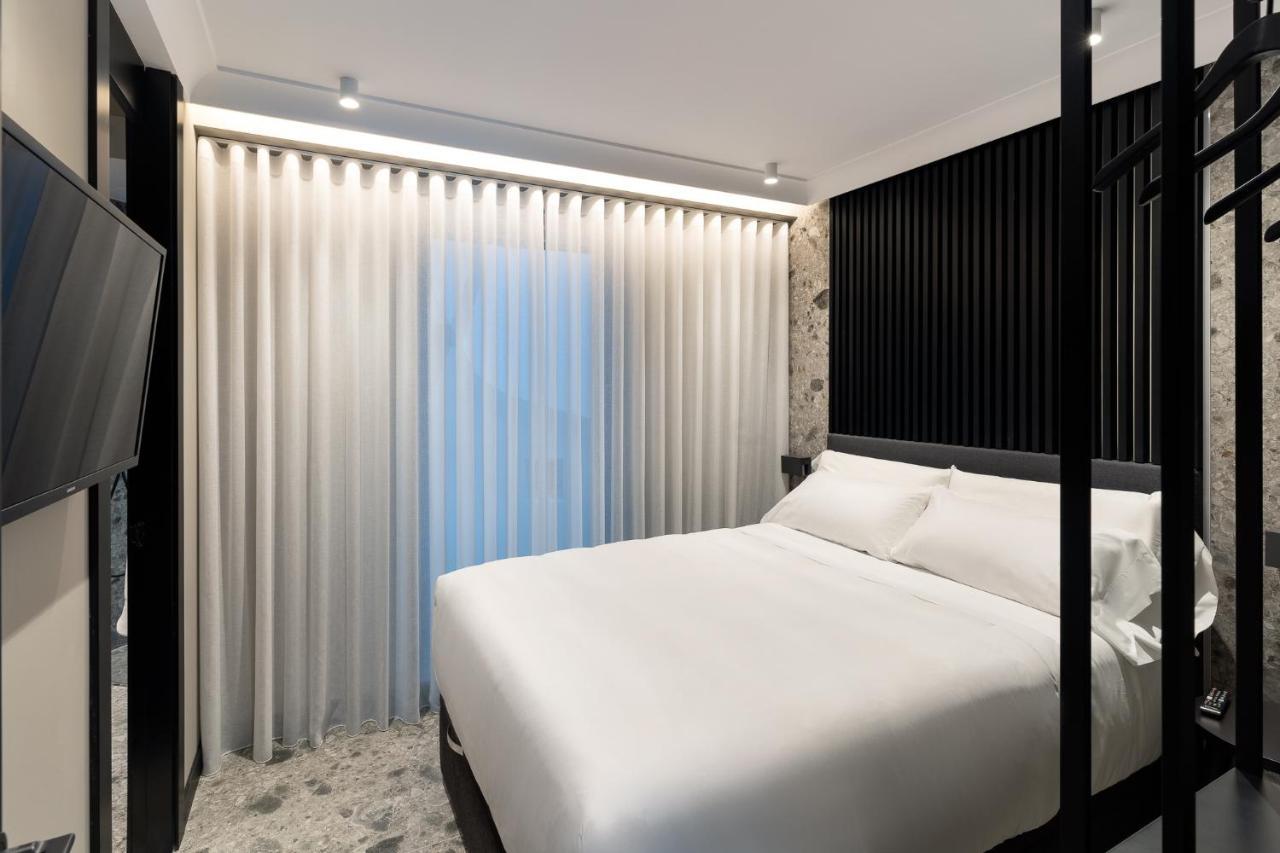 Two-Bedroom Apartment,1135648160:JPEG