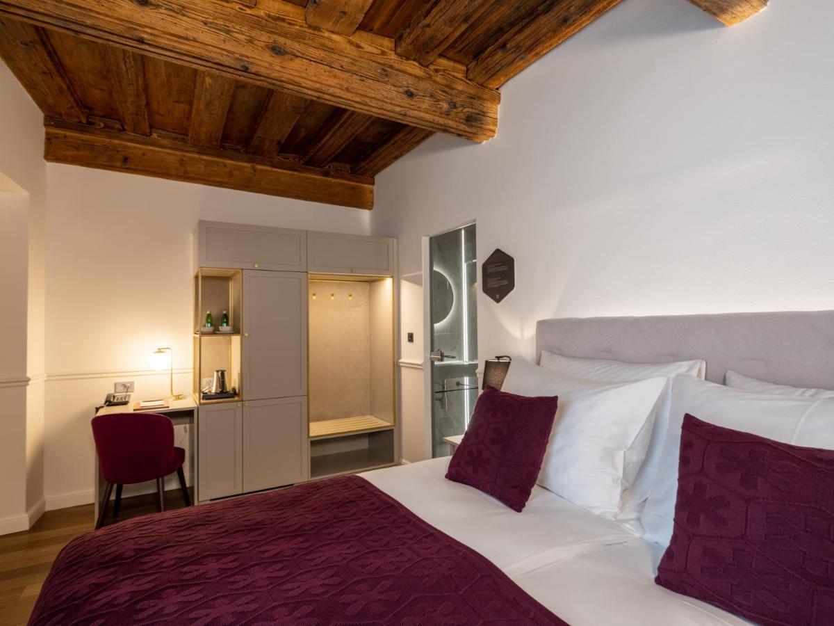 Double Room Atrium View
