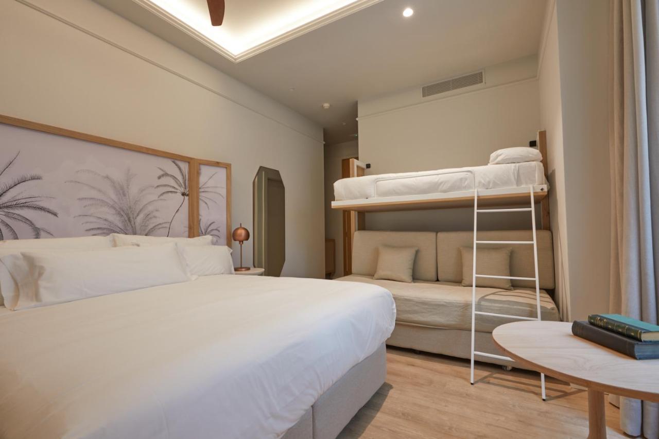 Quadruple Room,1327765496:JPEG