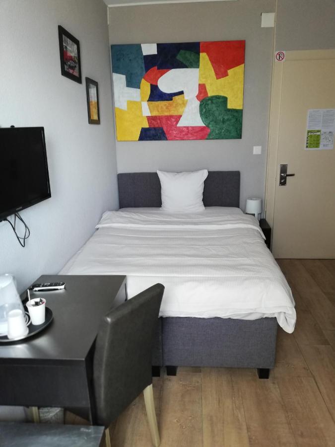 Single Room Lake View,1136946622:JPEG