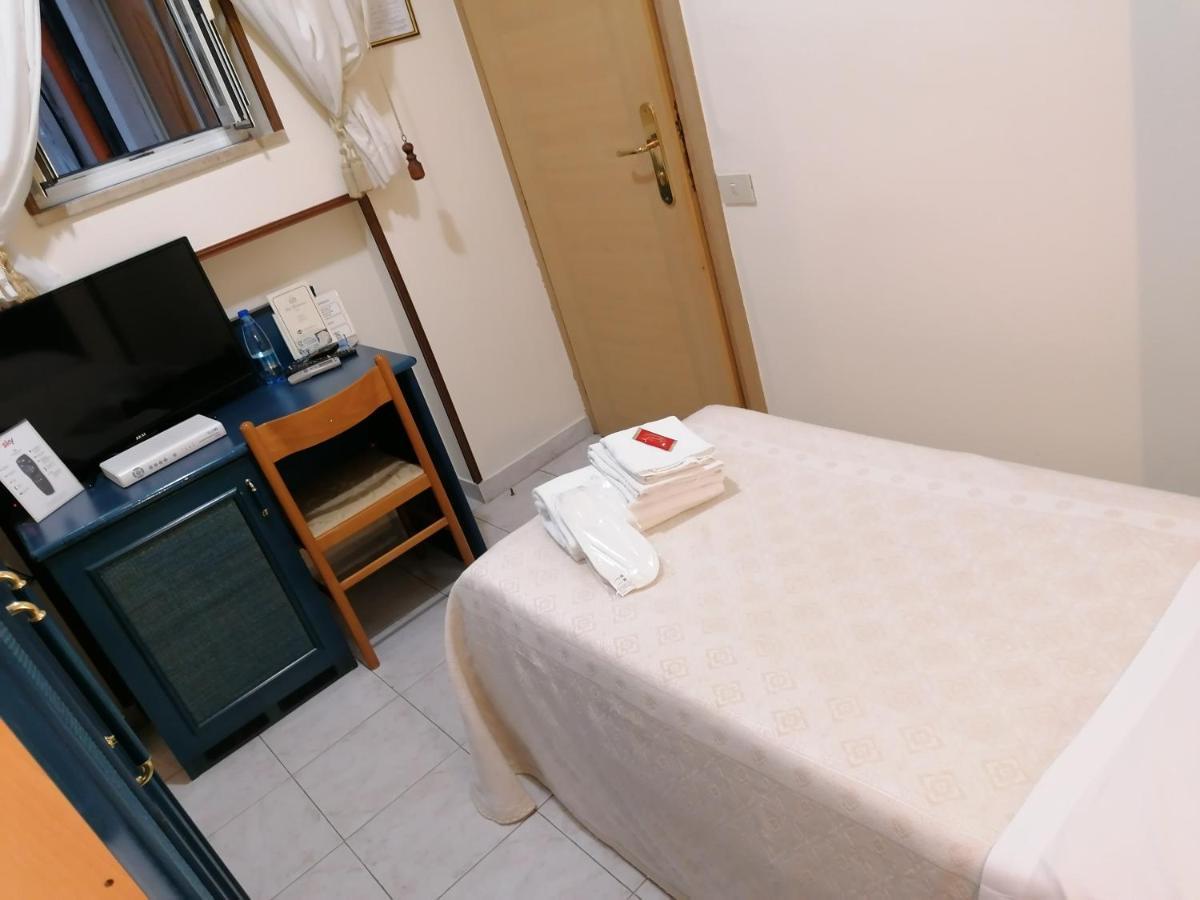 Budget Single Room