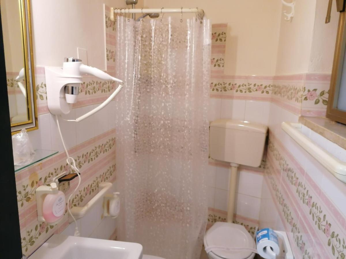 Budget Single Room