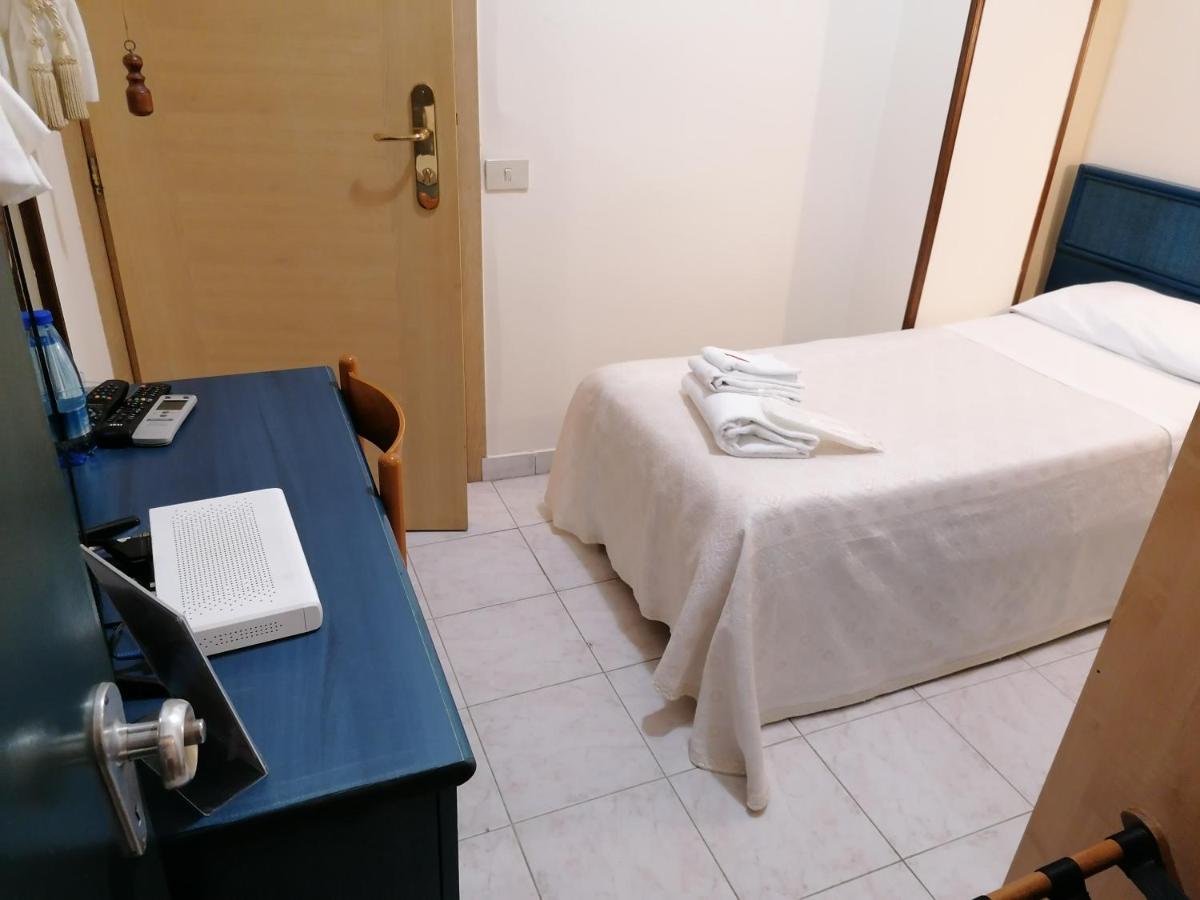 Budget Single Room