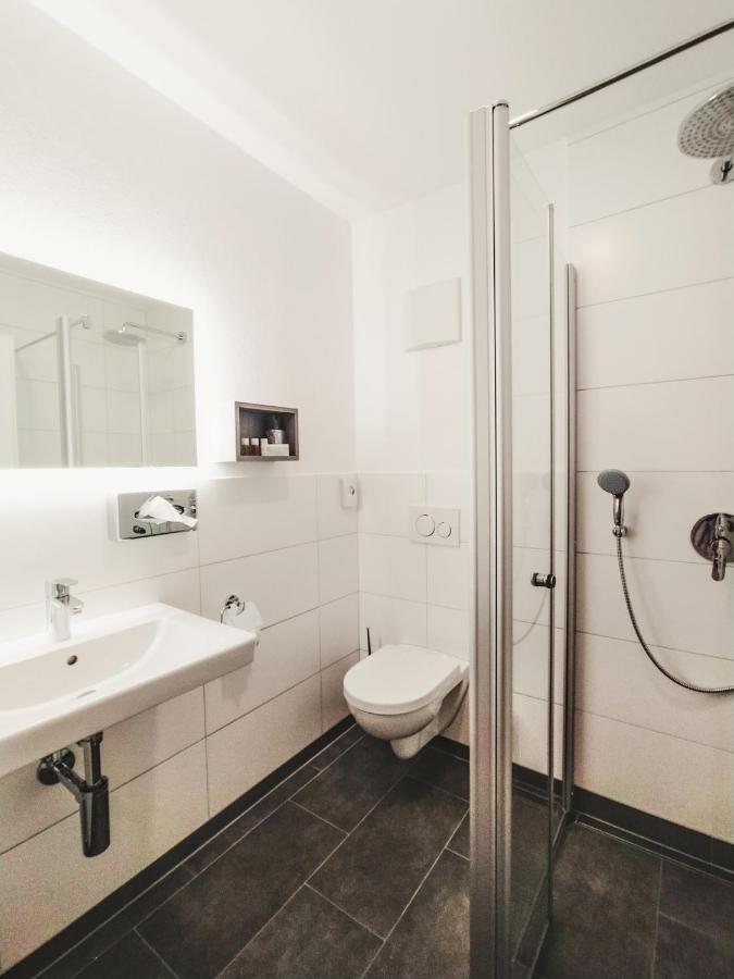 Twin Room Shower