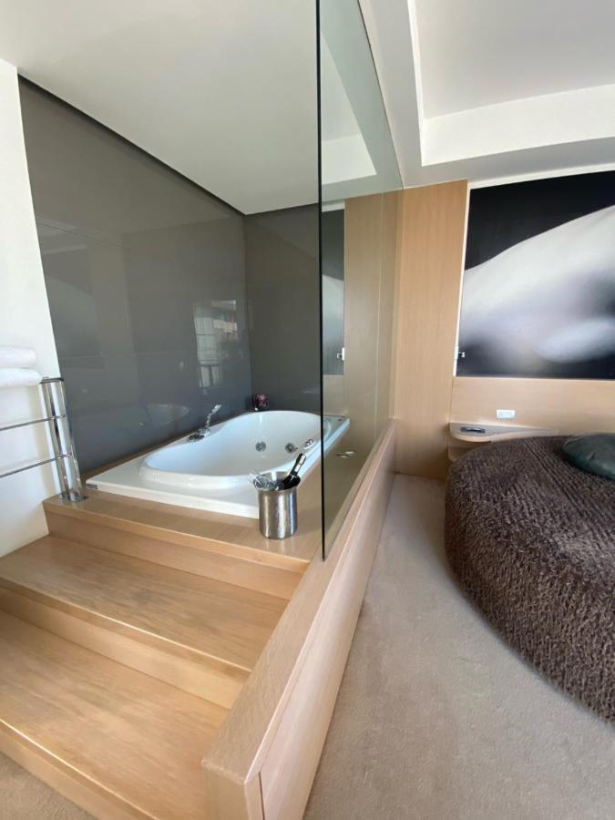 Luxury Suite Spa Bath