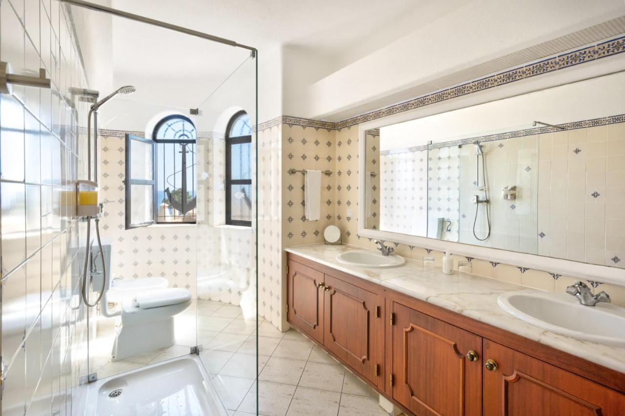 Superior One-Bedroom Apartment