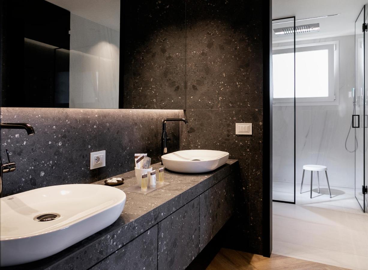 Suite with Balcony,1138639240:JPEG