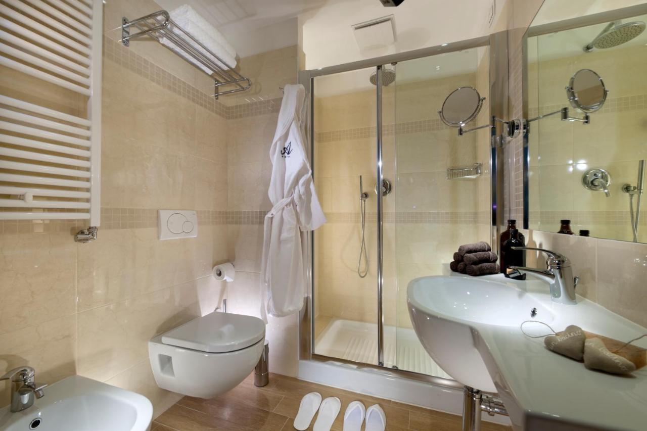 Superior Room Lateral Sea View