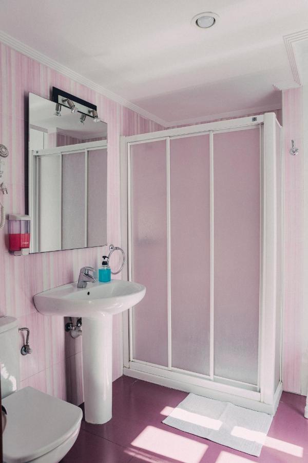 Triple Room Private Bathroom,1765965825:JPEG
