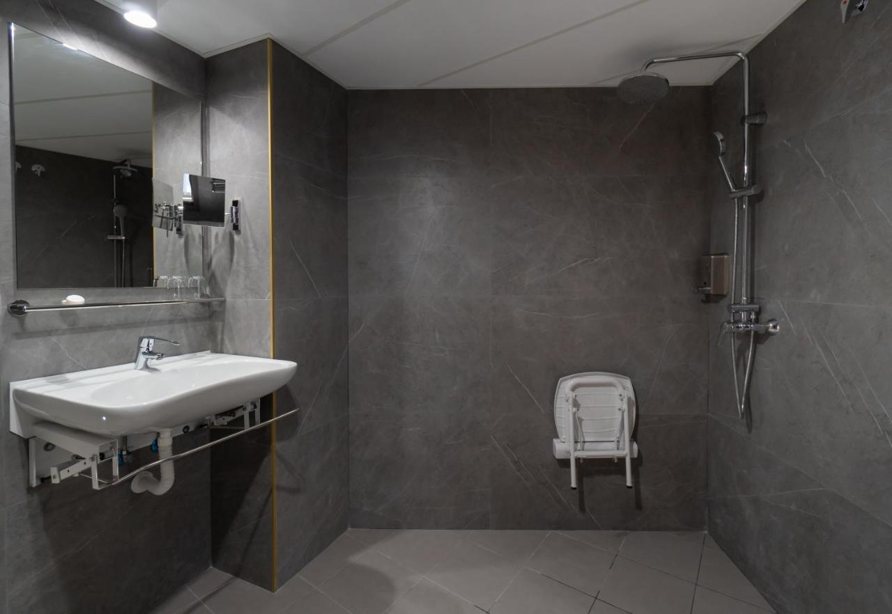 Interior Double Room disability access