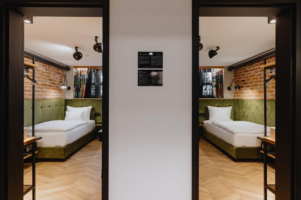 Comfort Twin Room Basement