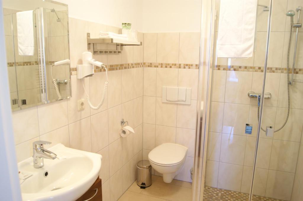Double Room Souterrain,56602459:JPEG